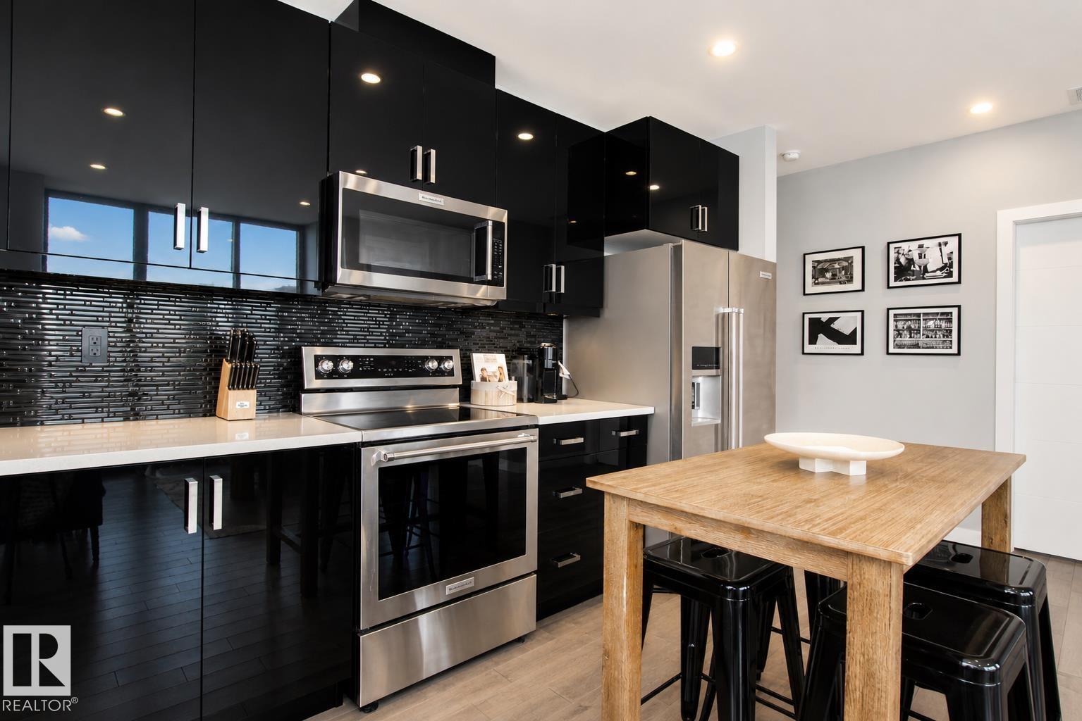 #2003 10238 103 ST NW - 5