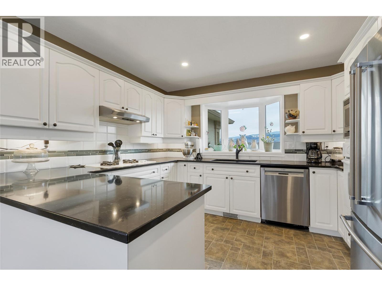 7020 Lakeridge Drive - 18