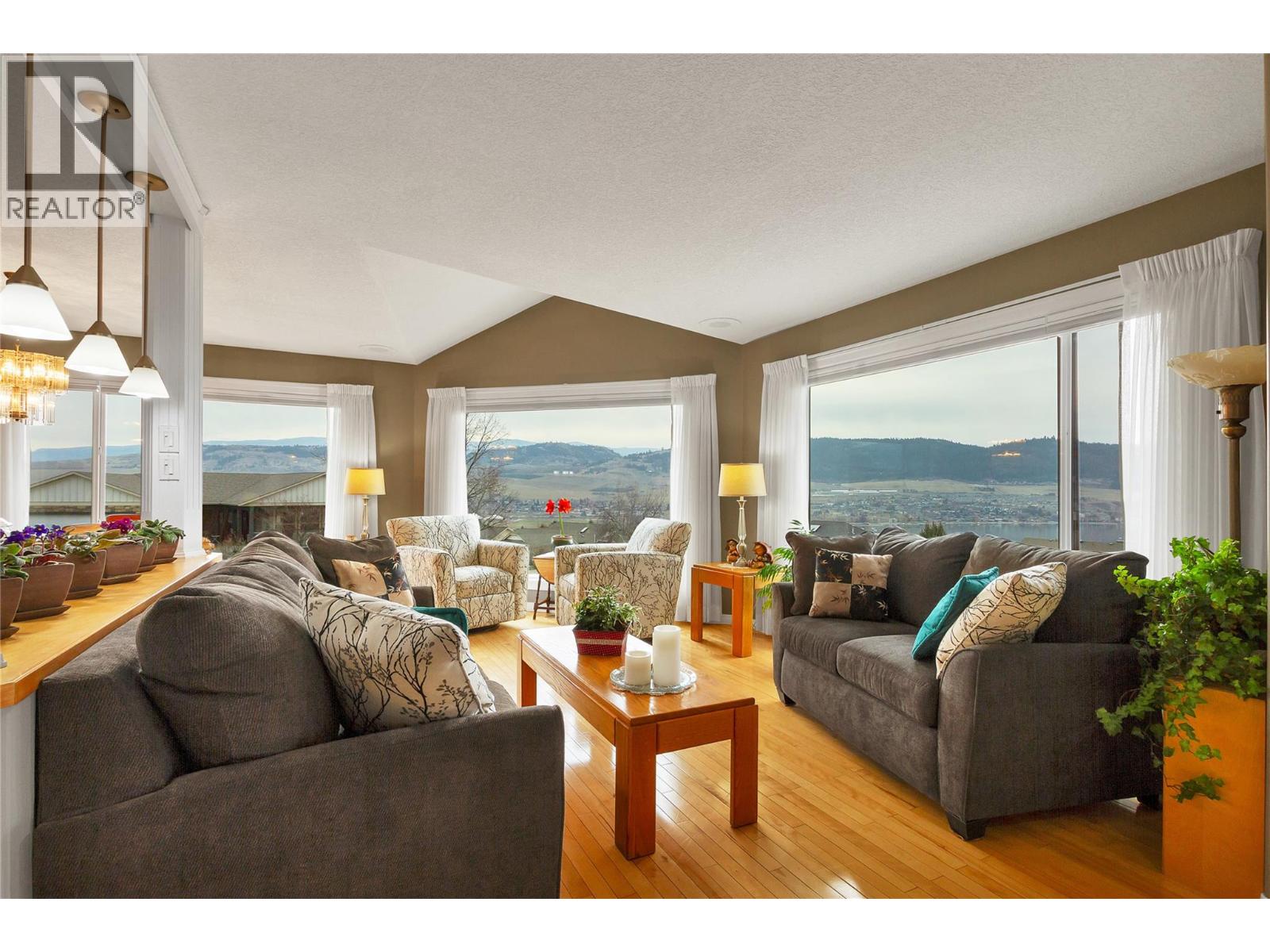 7020 Lakeridge Drive - 9