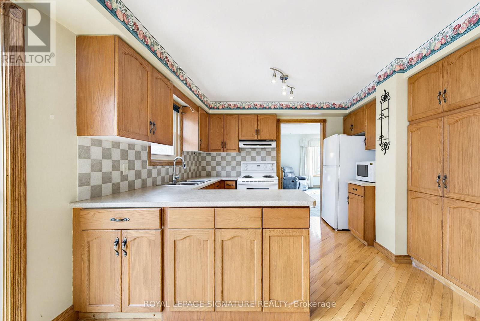 20 MCFEETERS CRESCENT - 11
