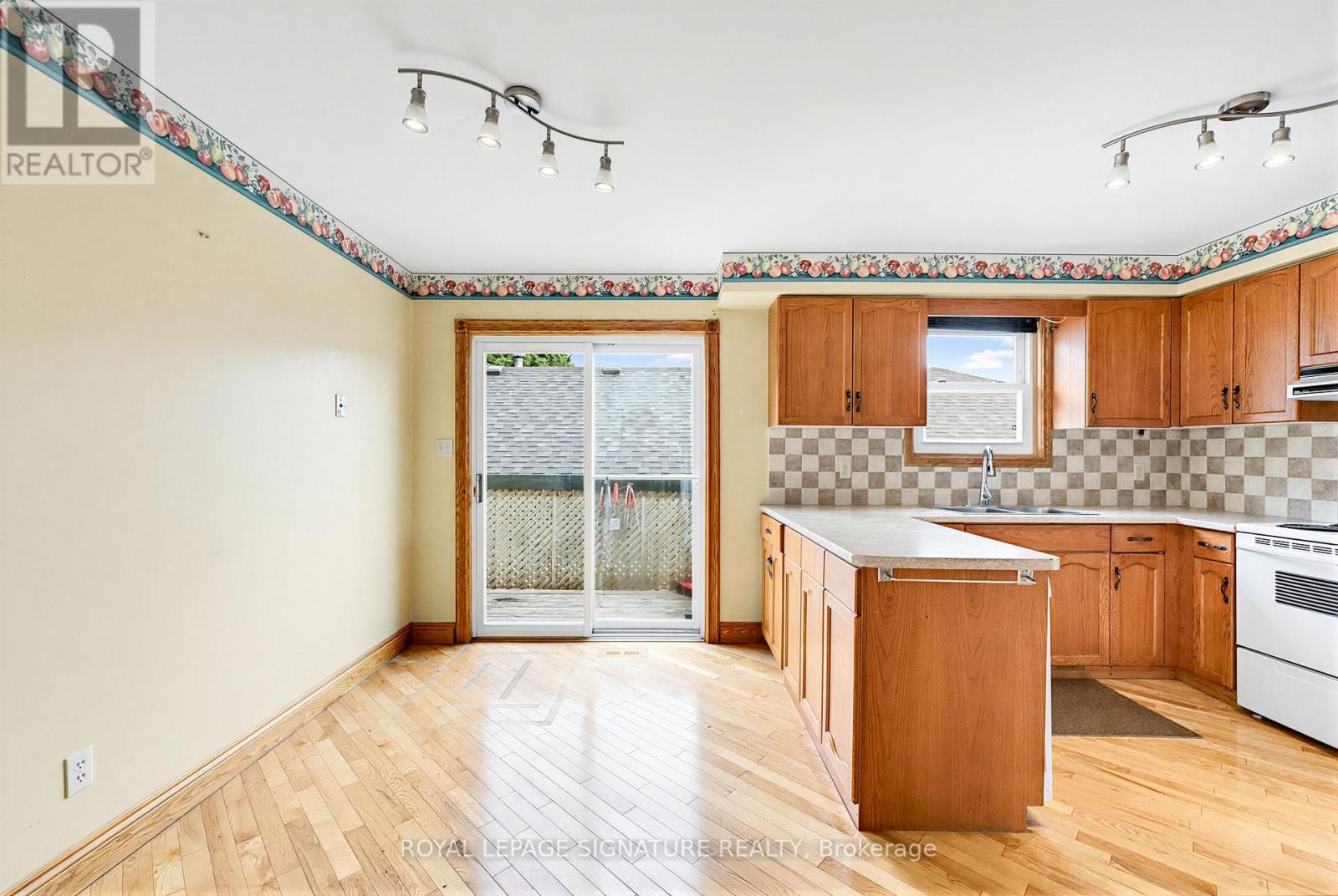 20 MCFEETERS CRESCENT - 12