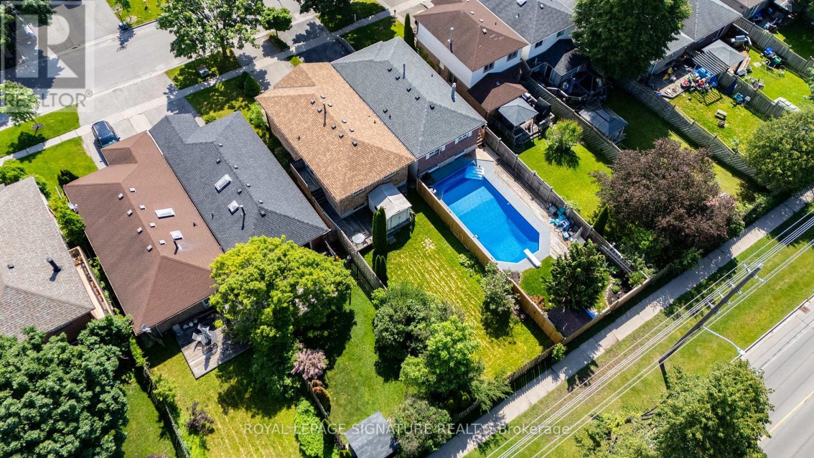 20 MCFEETERS CRESCENT - 44