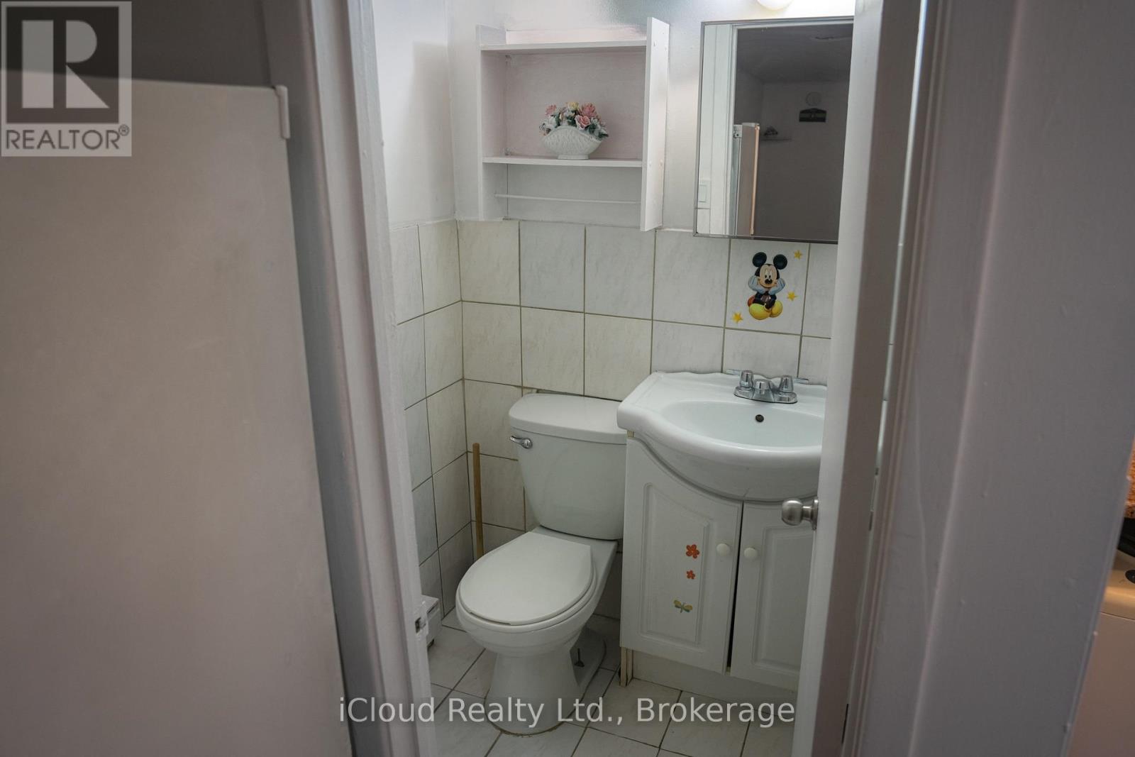 #16 50 COLEMAN AVENUE - 32