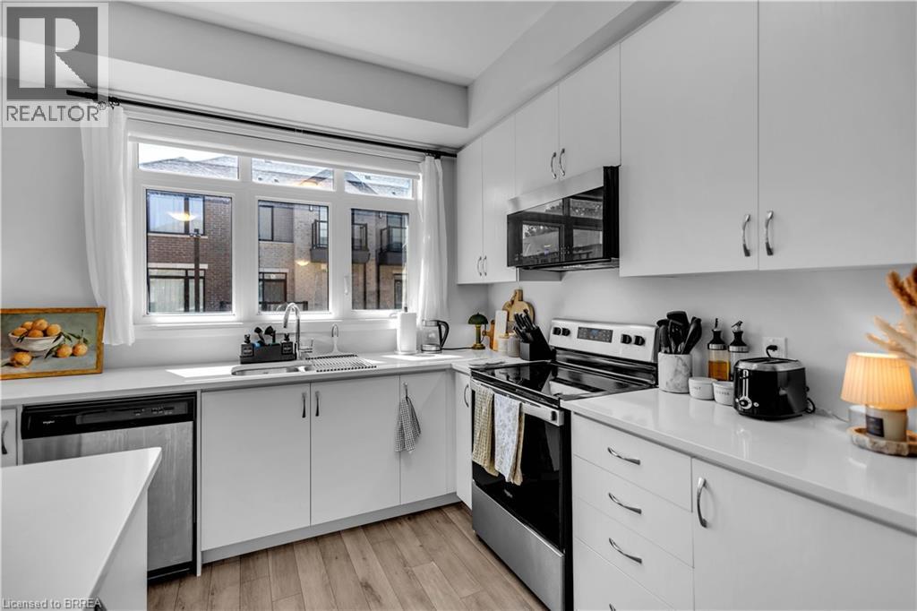 #1118 585 COLBORNE Street - 23