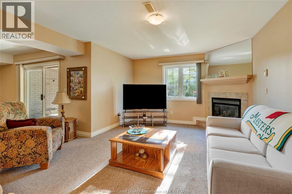 58 QUEEN'S HILL - 24