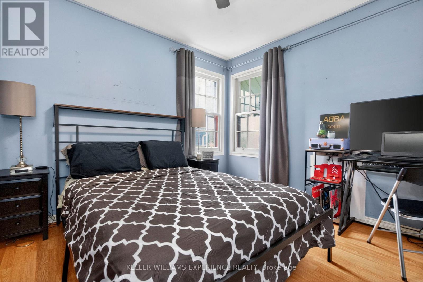 10 ARGYLE AVENUE - 10