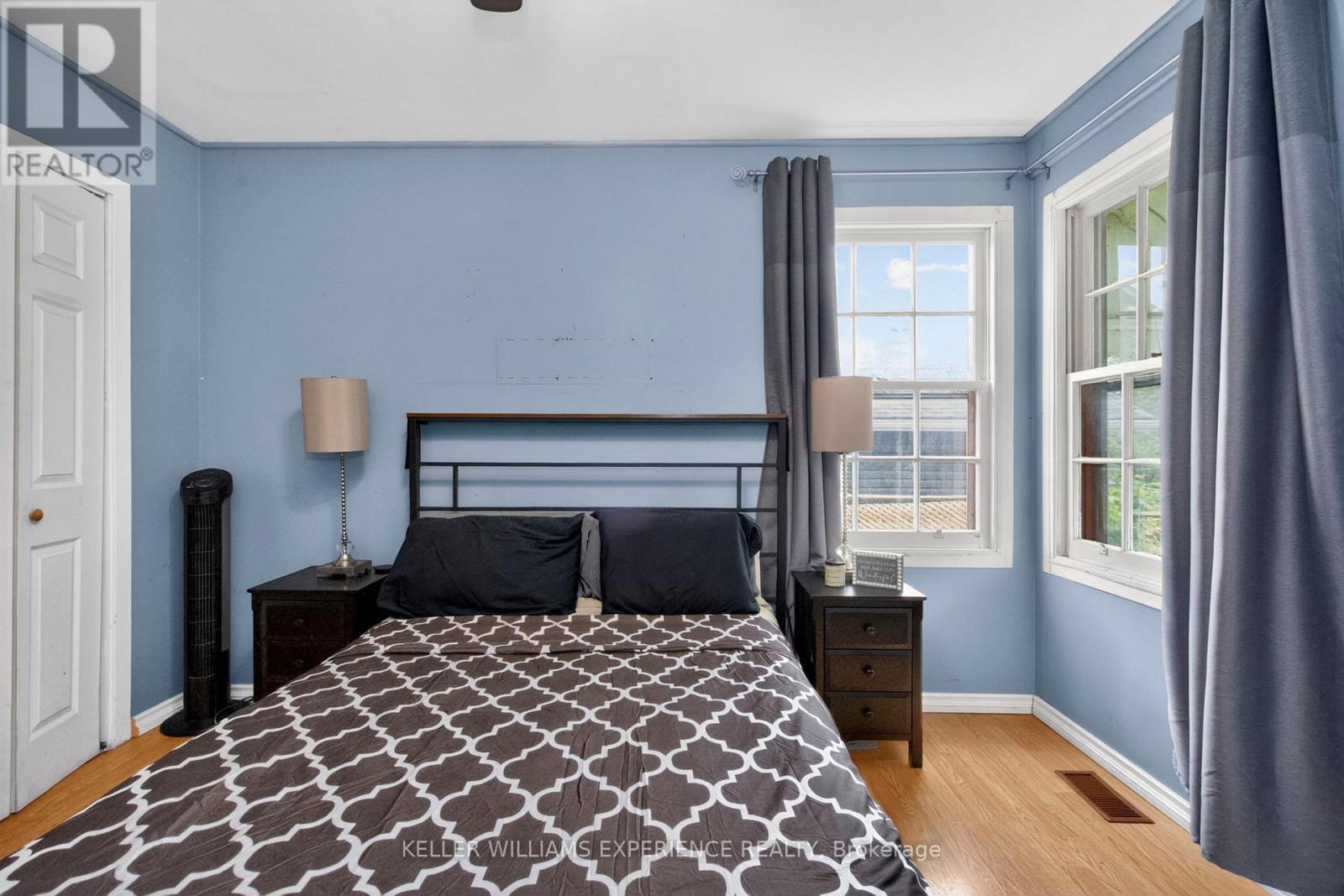 10 ARGYLE AVENUE - 11
