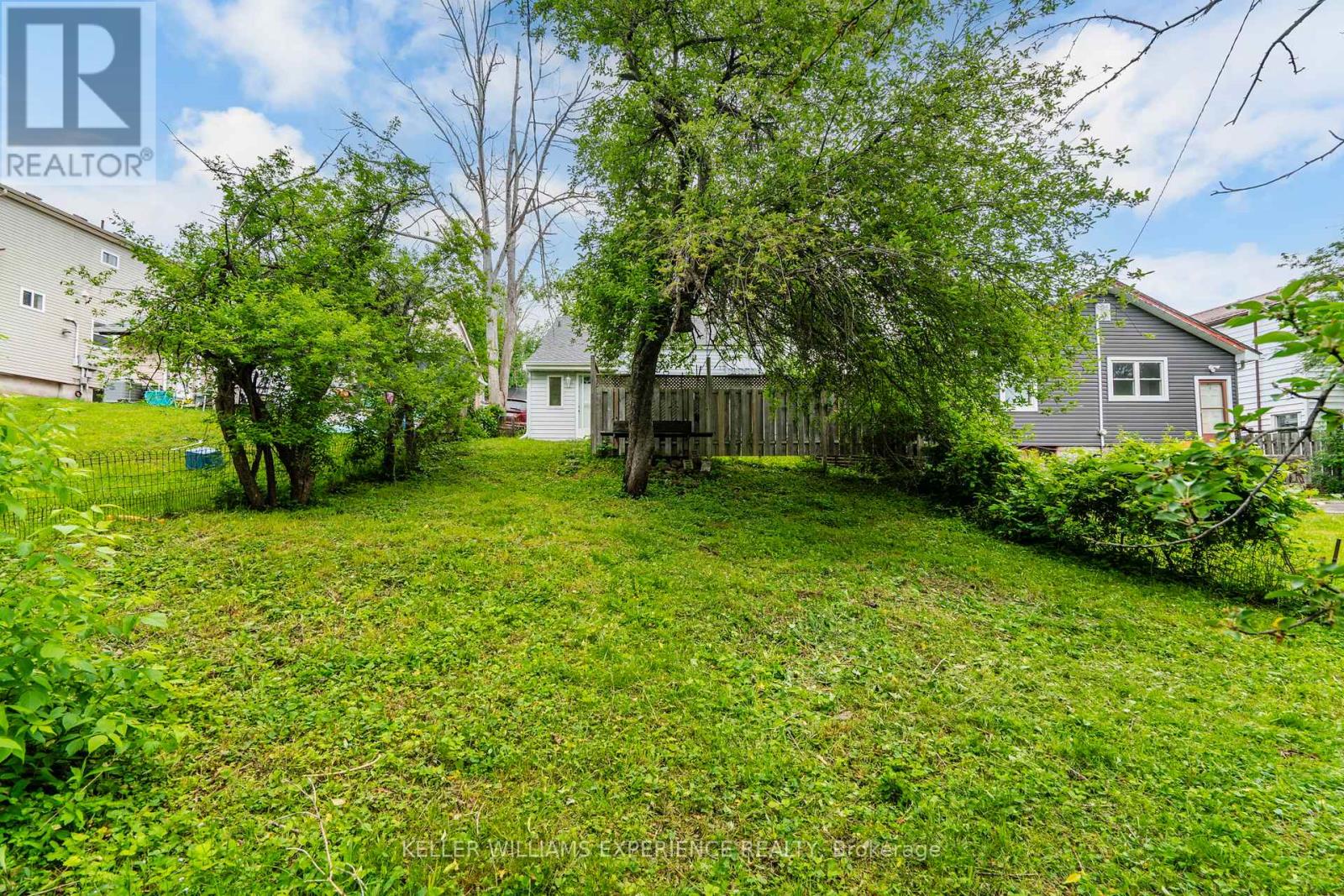 10 ARGYLE AVENUE - 17