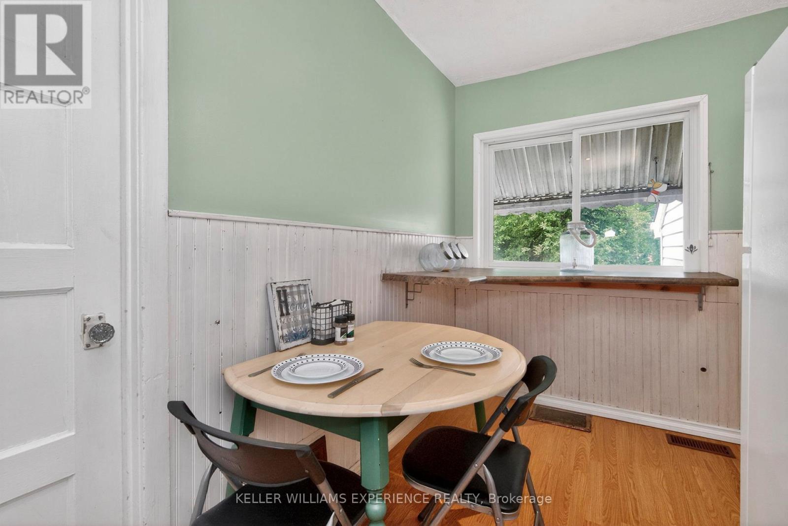 10 ARGYLE AVENUE - 8