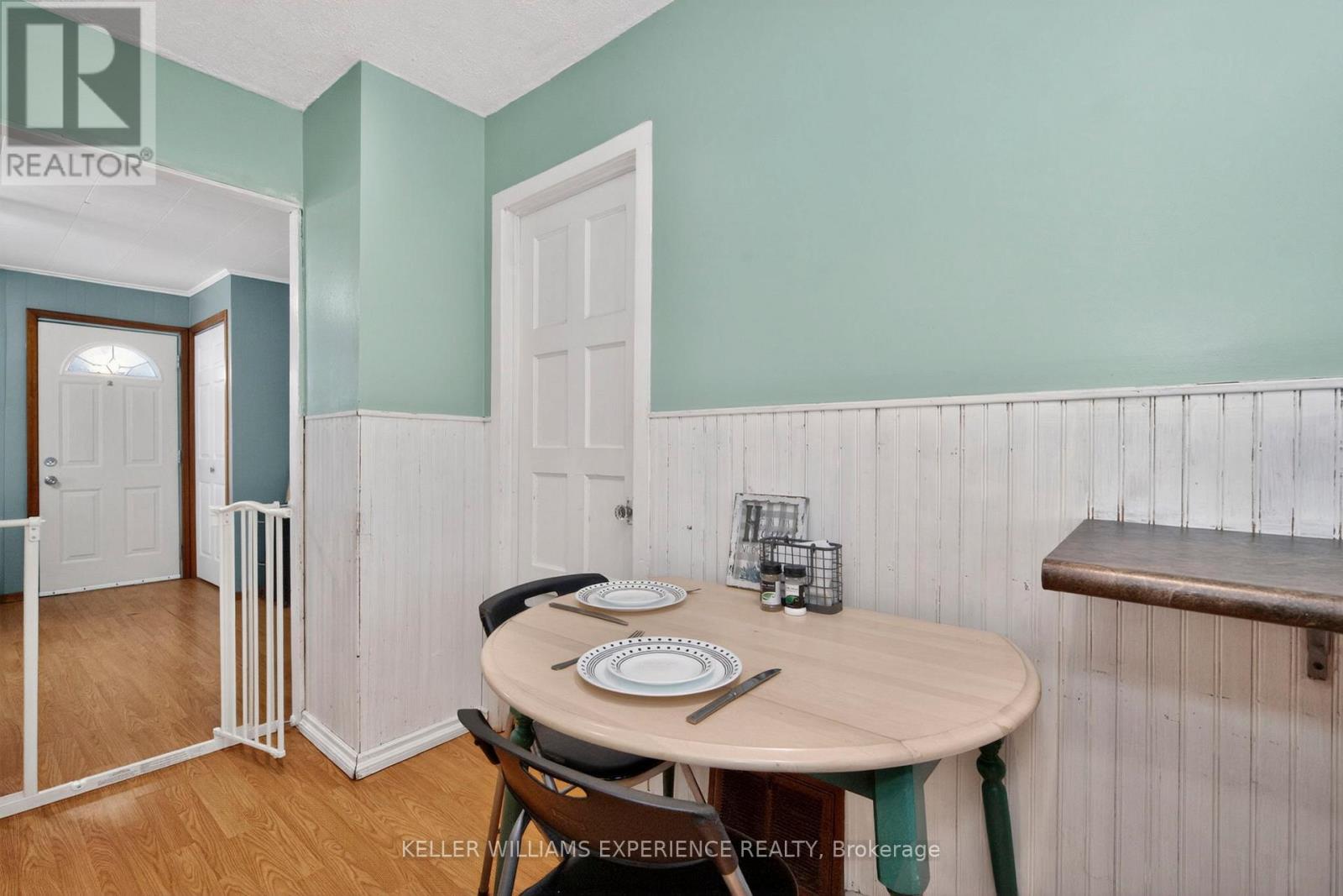 10 ARGYLE AVENUE - 9