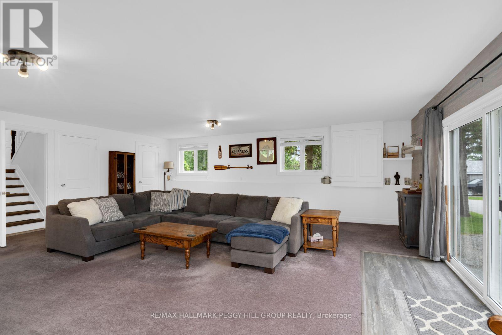 3 EARLDOM BOULEVARD - 13