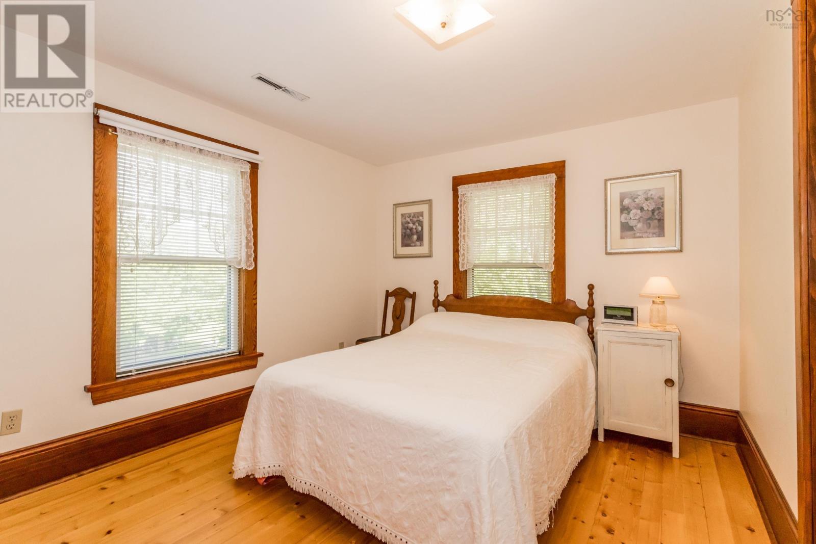 7 Bonavista Avenue - 21