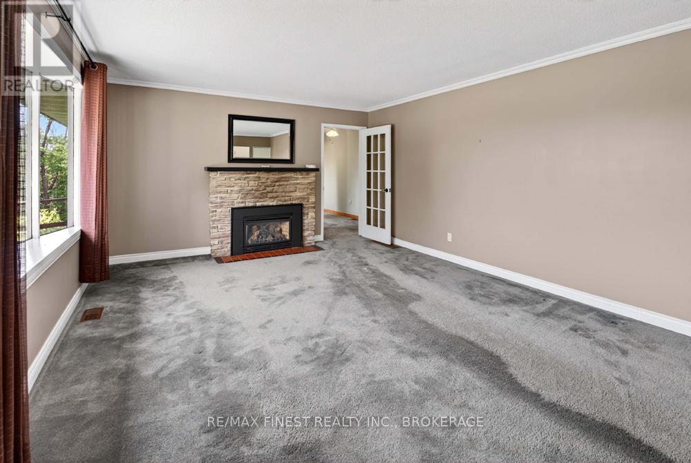 1034 SALLY LANE - Image 11