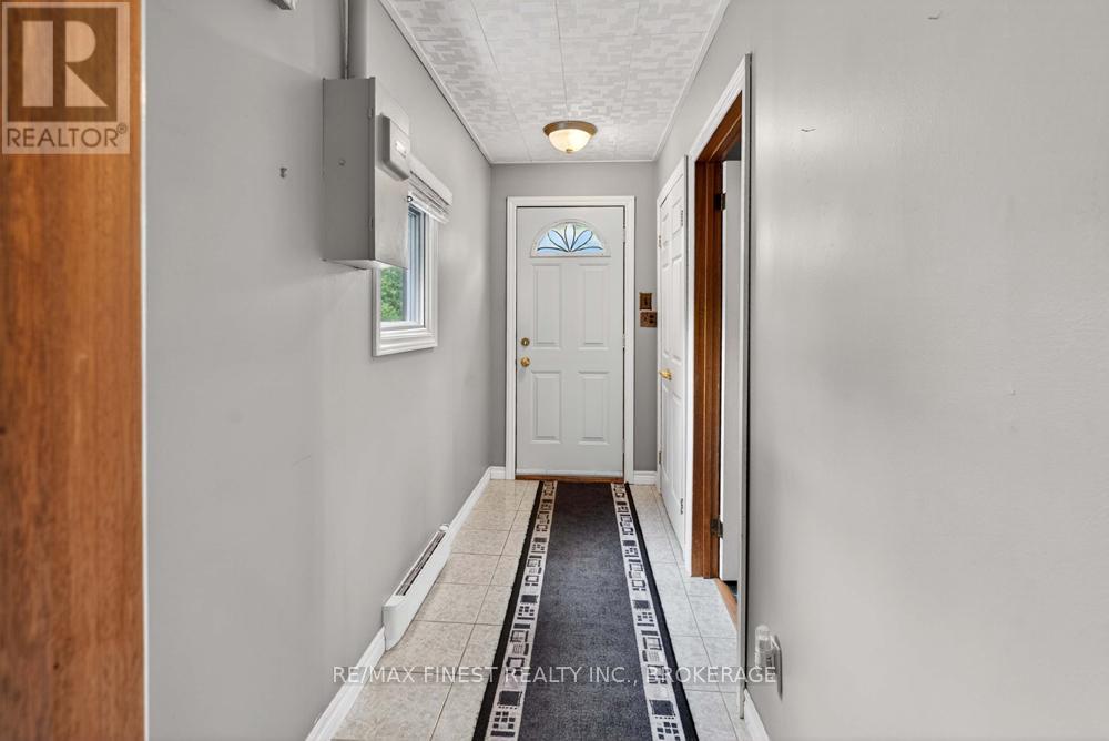 1034 SALLY LANE - Image 13