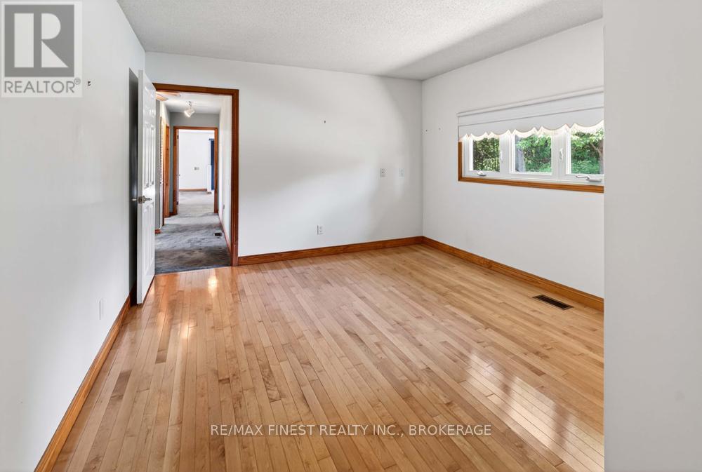 1034 SALLY LANE - Image 17