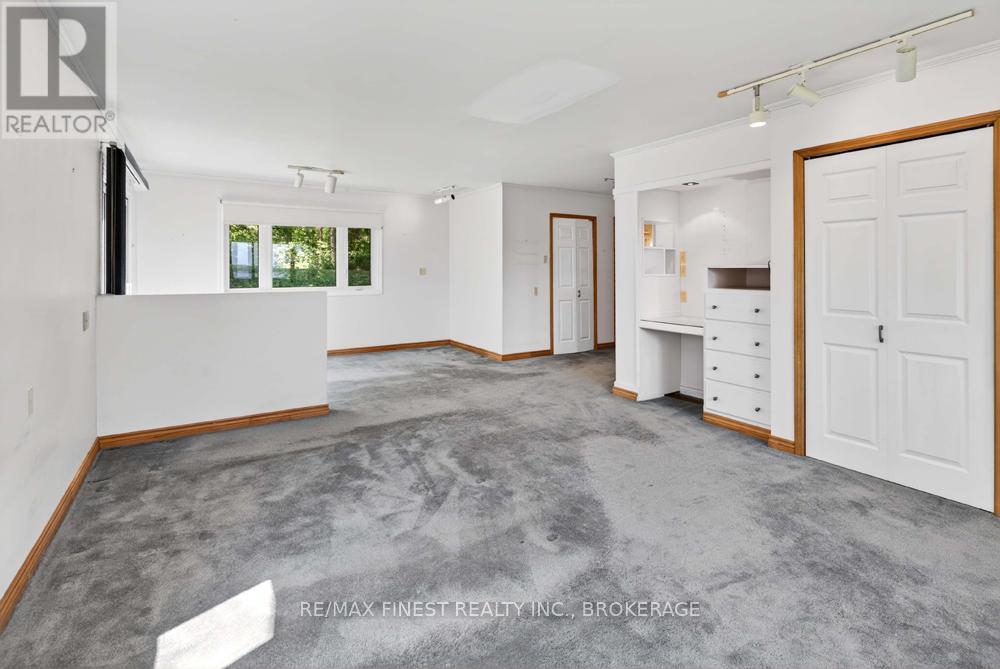 1034 SALLY LANE - Image 21