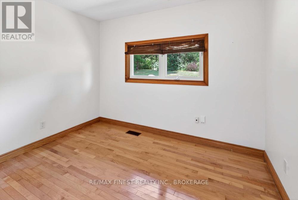 1034 SALLY LANE - Image 28