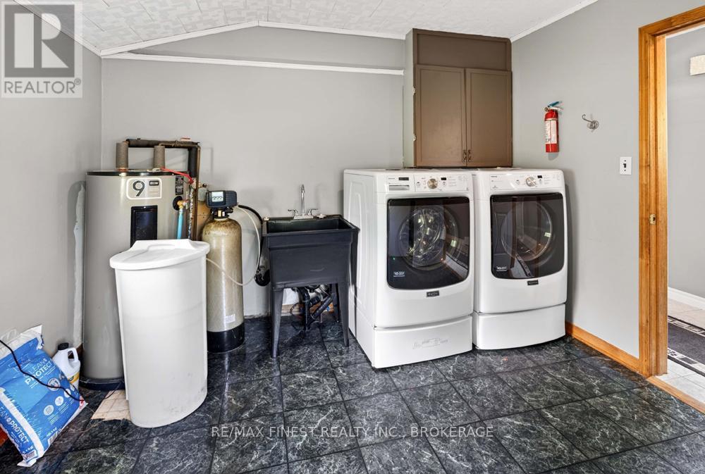 1034 SALLY LANE - Image 31