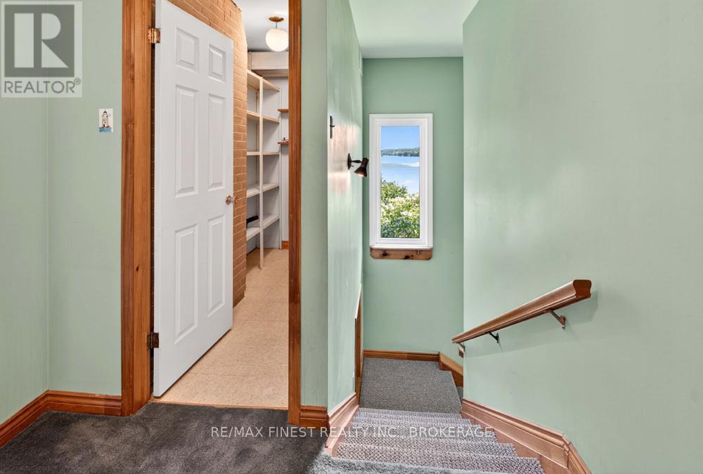 1034 SALLY LANE - Image 32
