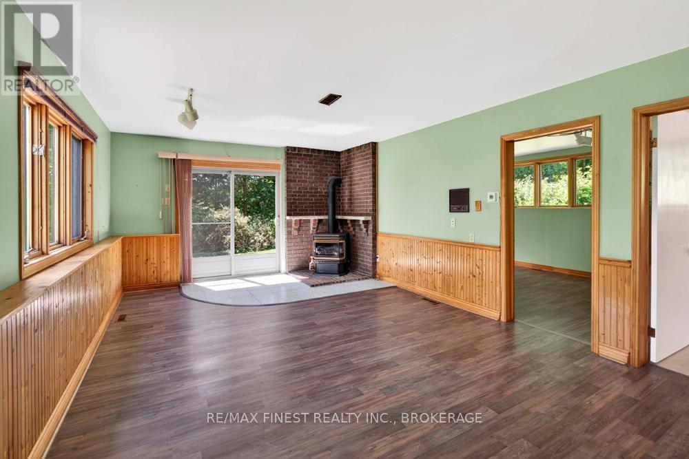 1034 SALLY LANE - Image 33