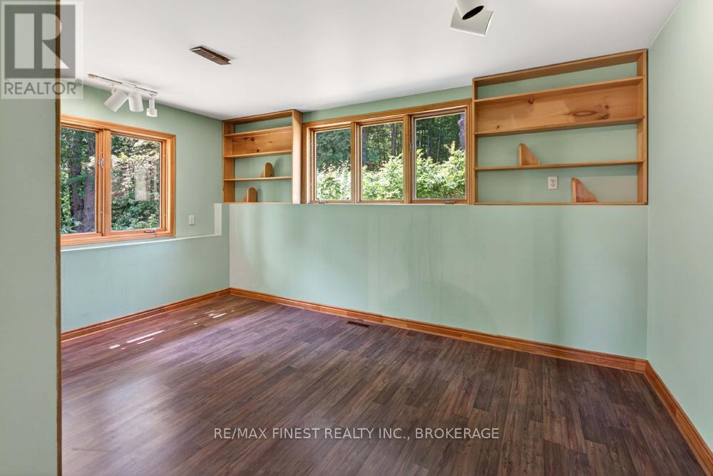 1034 SALLY LANE - Image 36
