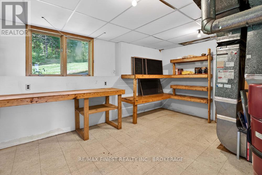 1034 SALLY LANE - Image 38