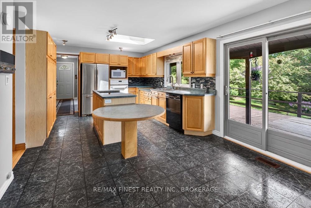 1034 SALLY LANE - Image 8