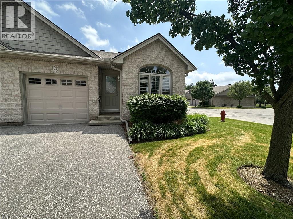 #38 510 QUEENSWAY Street W - 1