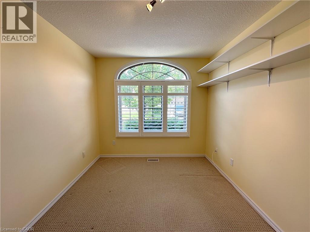 #38 510 QUEENSWAY Street W - 12
