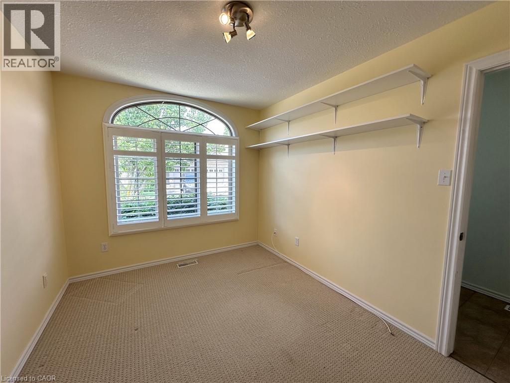 #38 510 QUEENSWAY Street W - 14