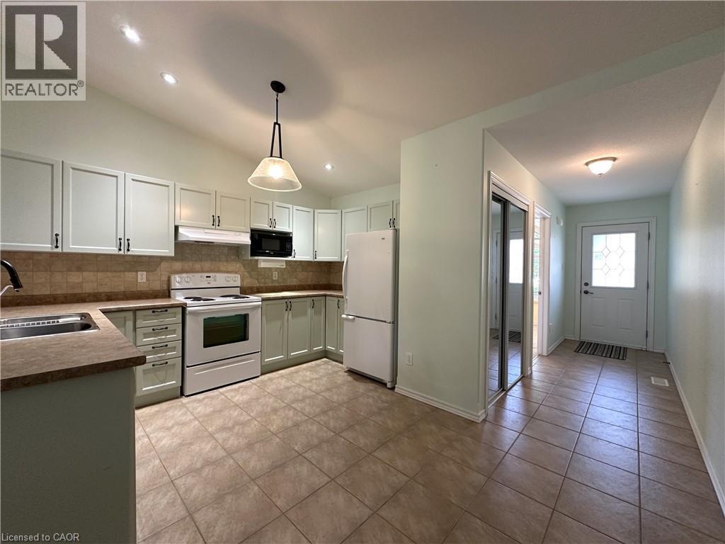 #38 510 QUEENSWAY Street W - 16