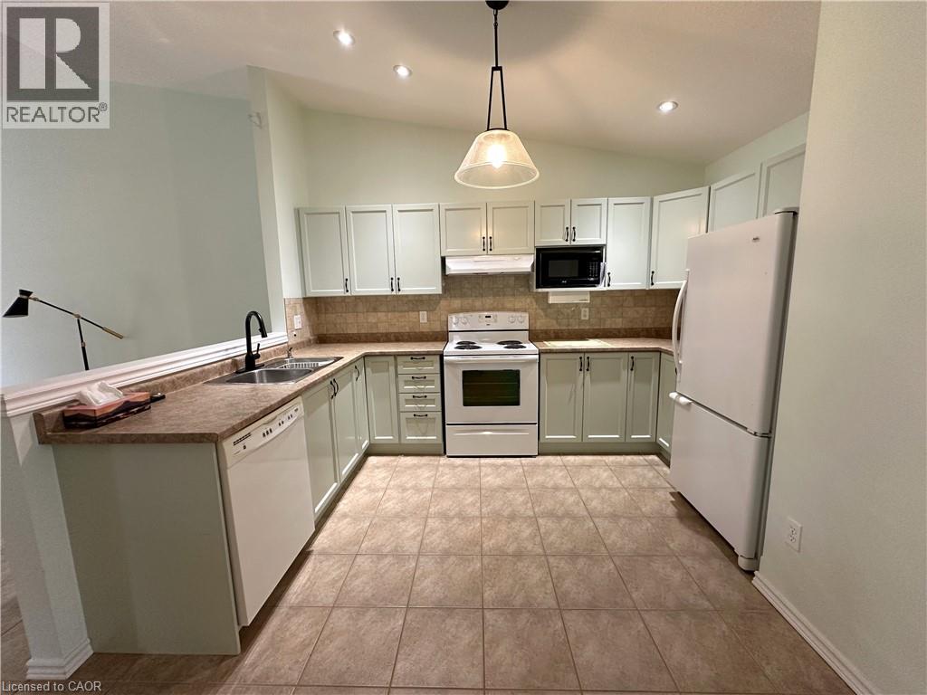 #38 510 QUEENSWAY Street W - 17