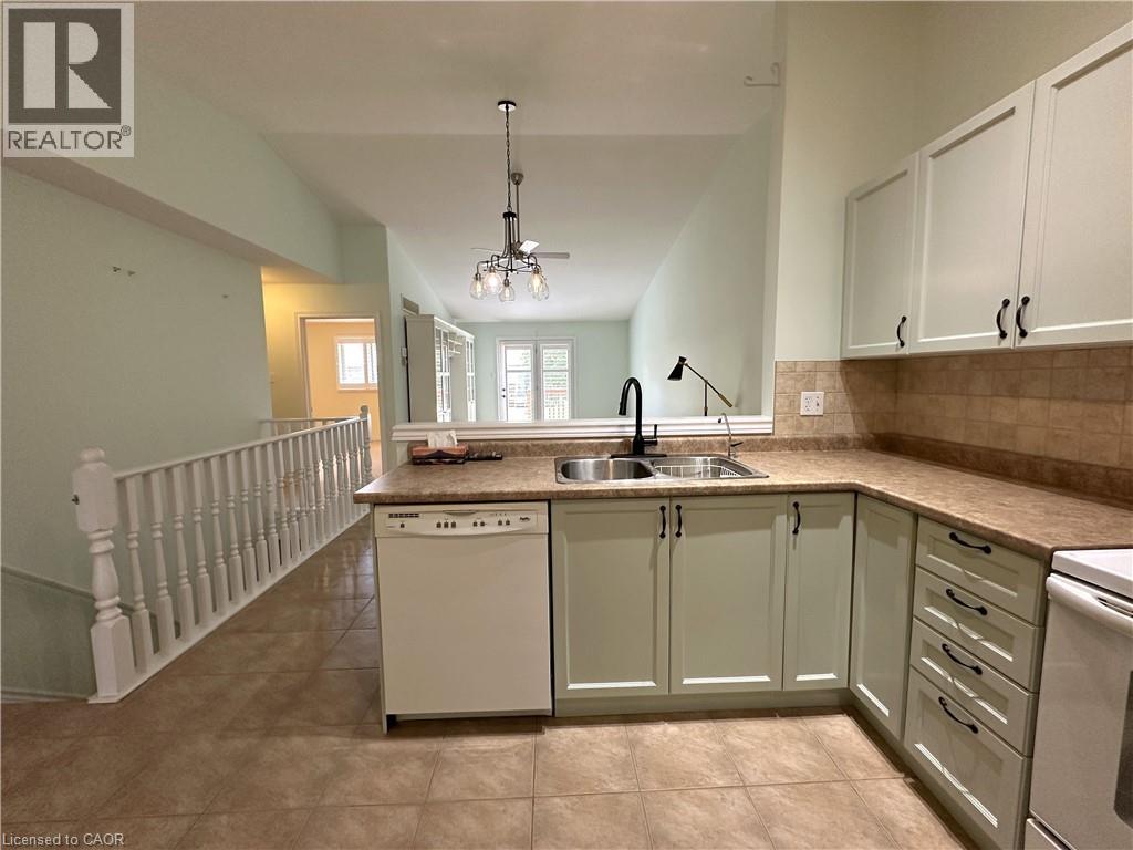 #38 510 QUEENSWAY Street W - 18