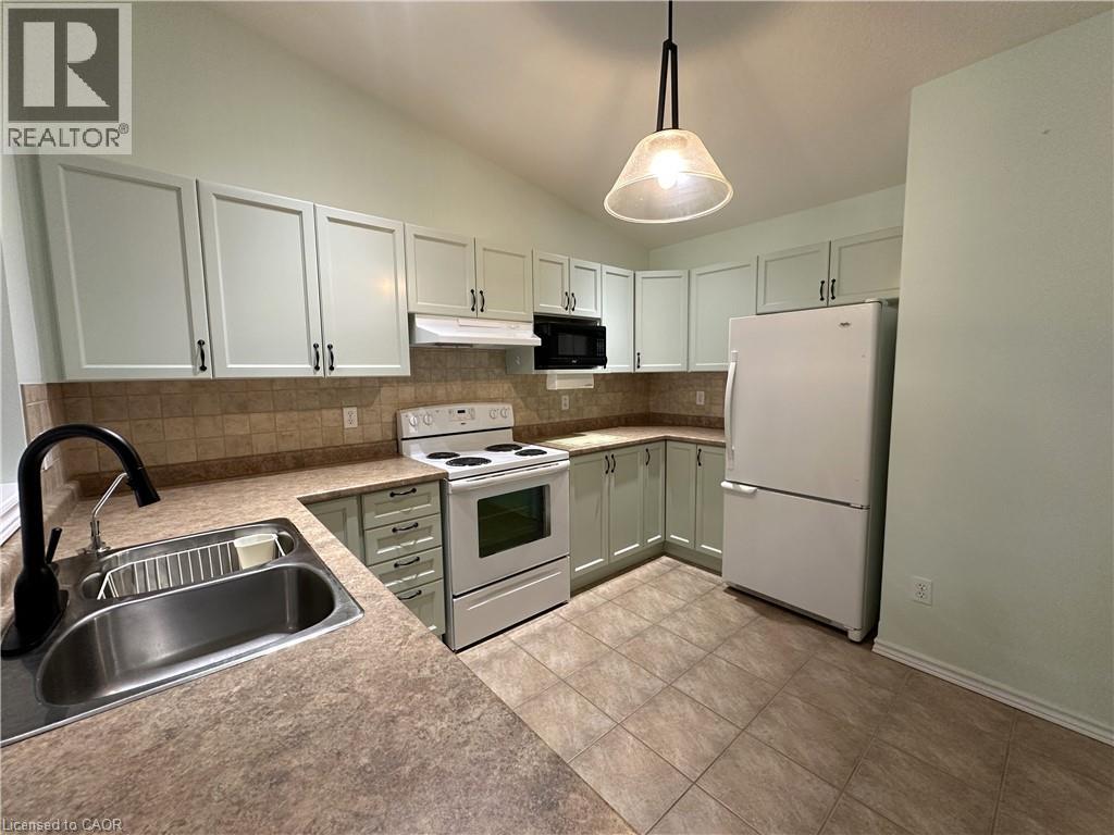 #38 510 QUEENSWAY Street W - 22