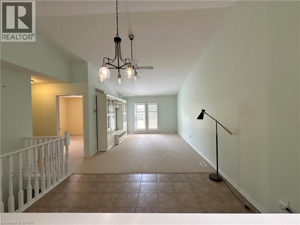 #38 510 QUEENSWAY Street W - 23