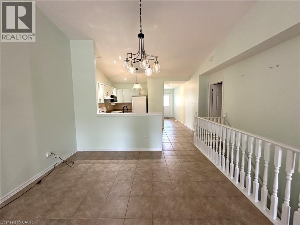#38 510 QUEENSWAY Street W - 27