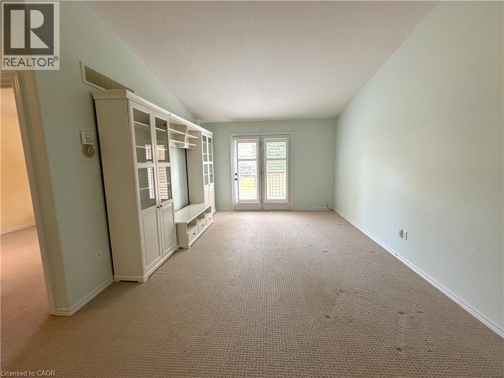 #38 510 QUEENSWAY Street W - 28