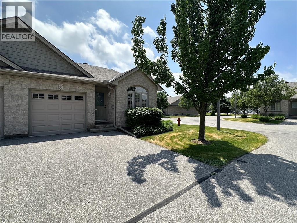 #38 510 QUEENSWAY Street W - 3