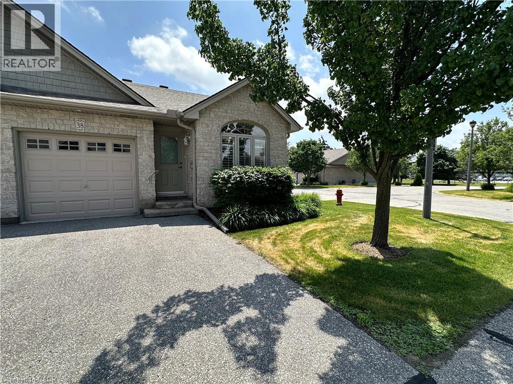 #38 510 QUEENSWAY Street W - 4