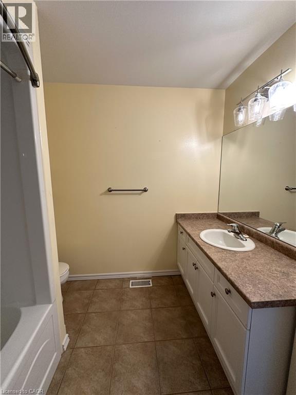 #38 510 QUEENSWAY Street W - 40