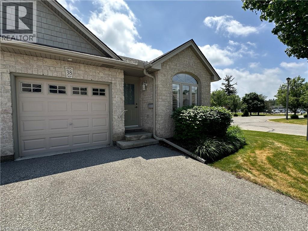 #38 510 QUEENSWAY Street W - 5