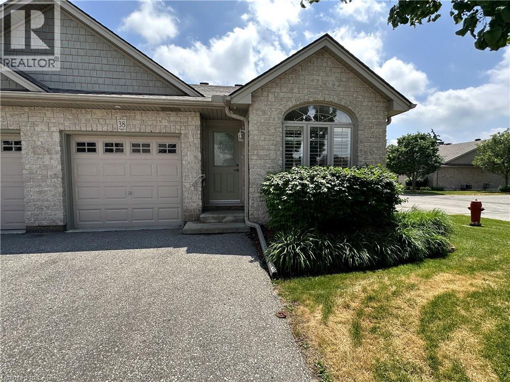 #38 510 QUEENSWAY Street W - 6