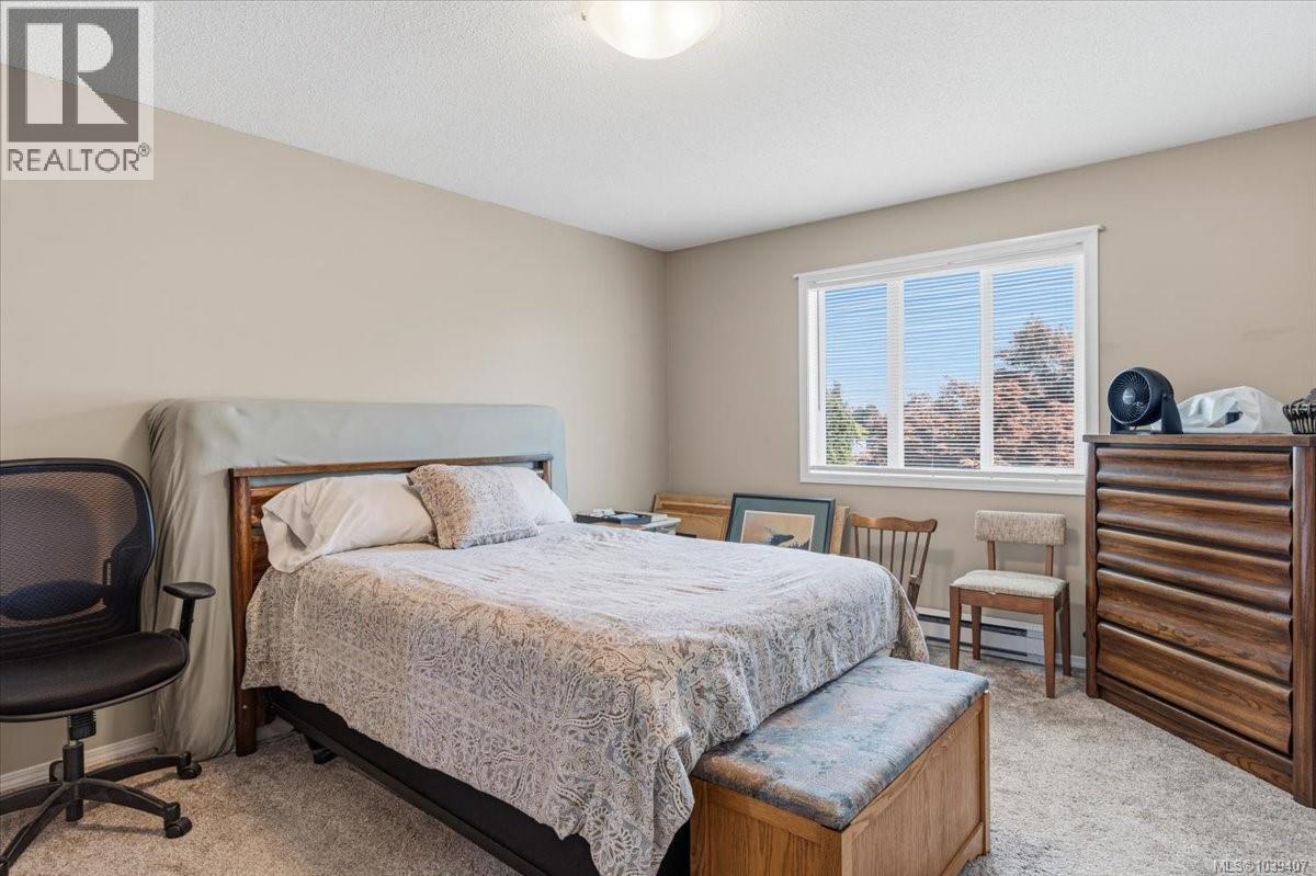 #32 6245 Blueback Rd - 12