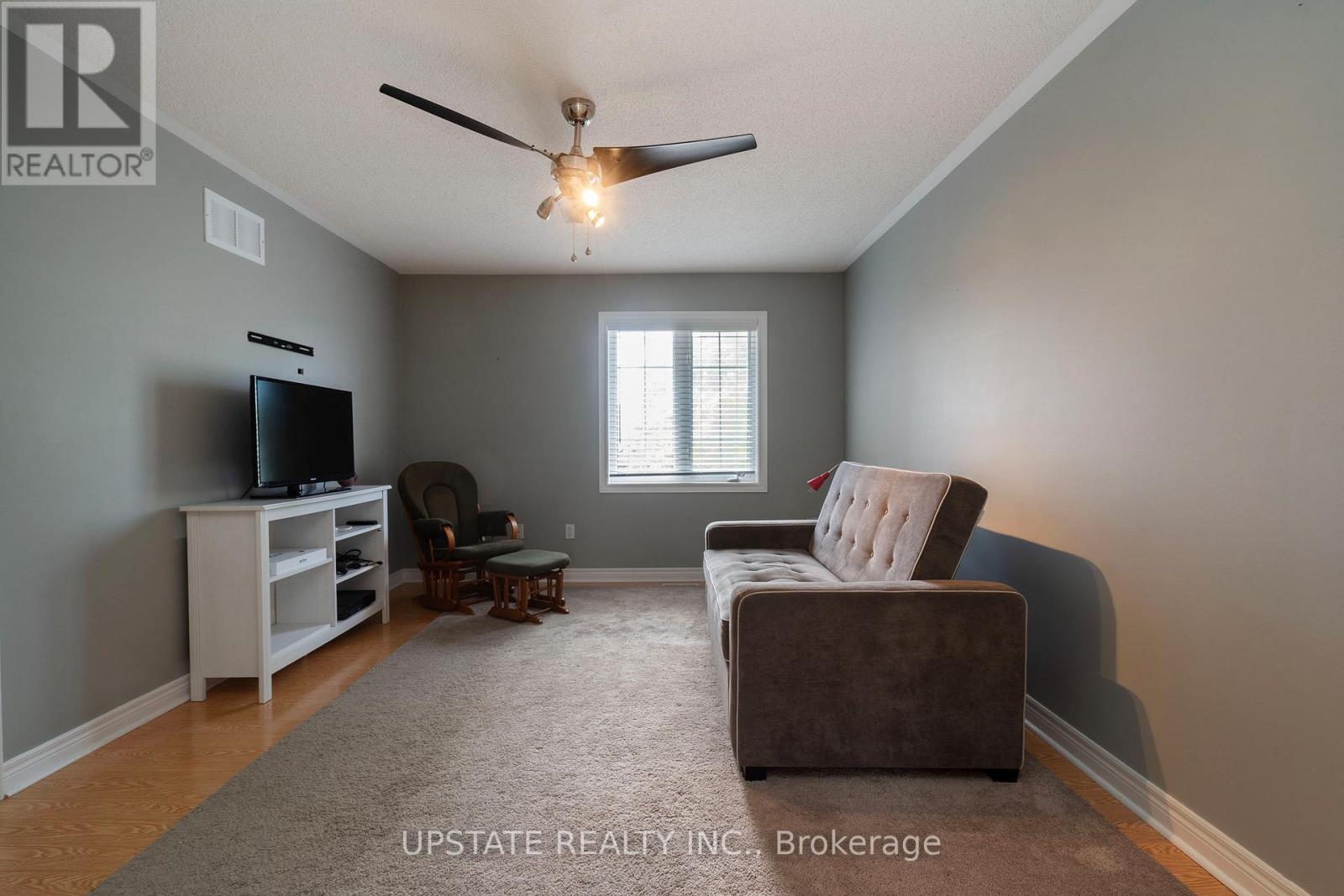 29 BLAKETON COURT - 32