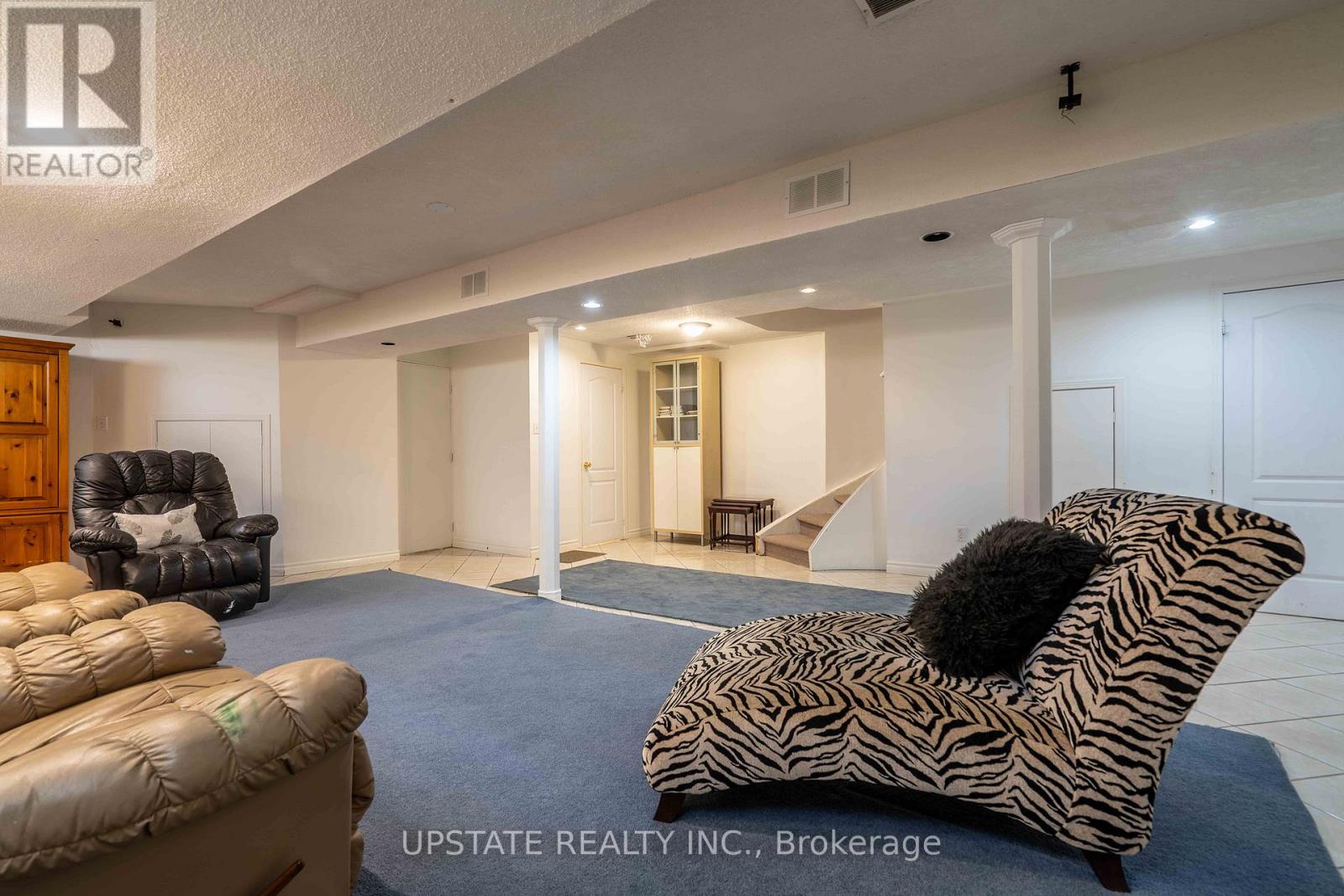 29 BLAKETON COURT - 38