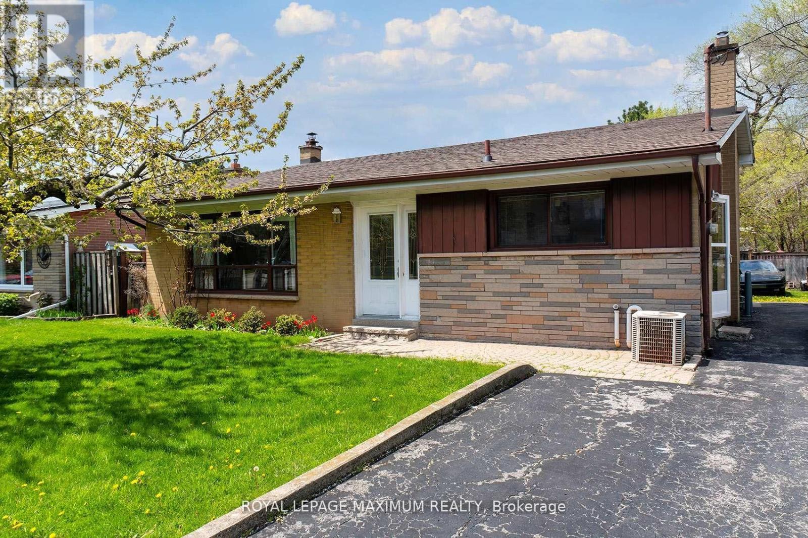 565 PINEGROVE ROAD - 1