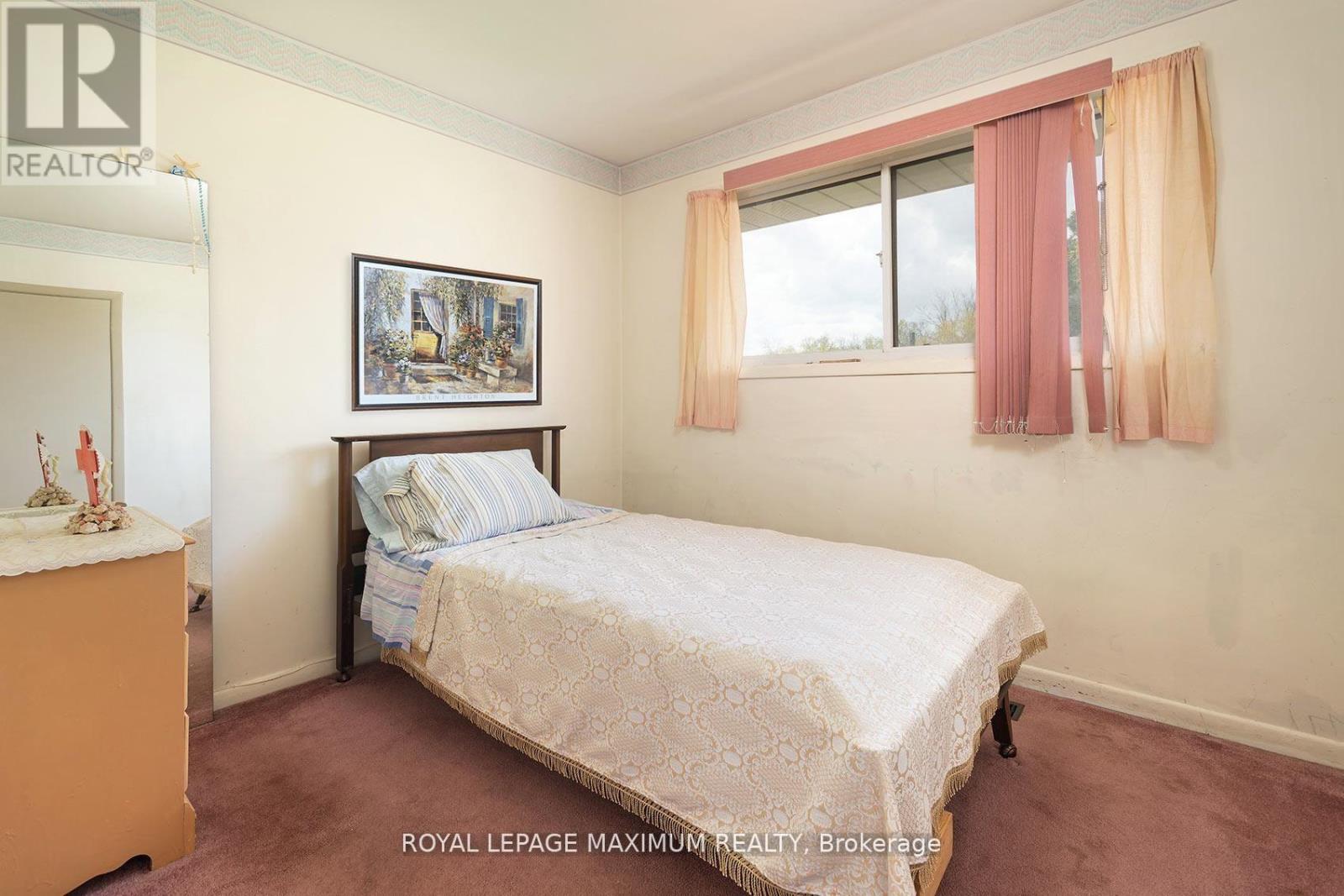 565 PINEGROVE ROAD - 12
