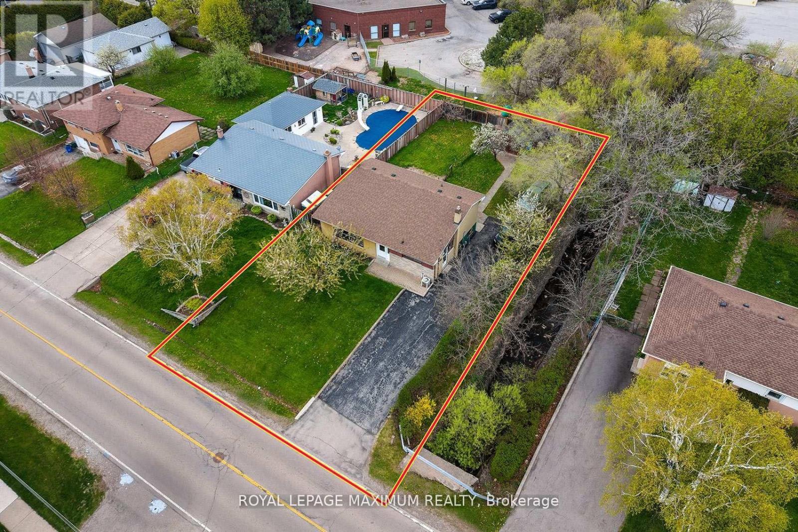 565 PINEGROVE ROAD - 2