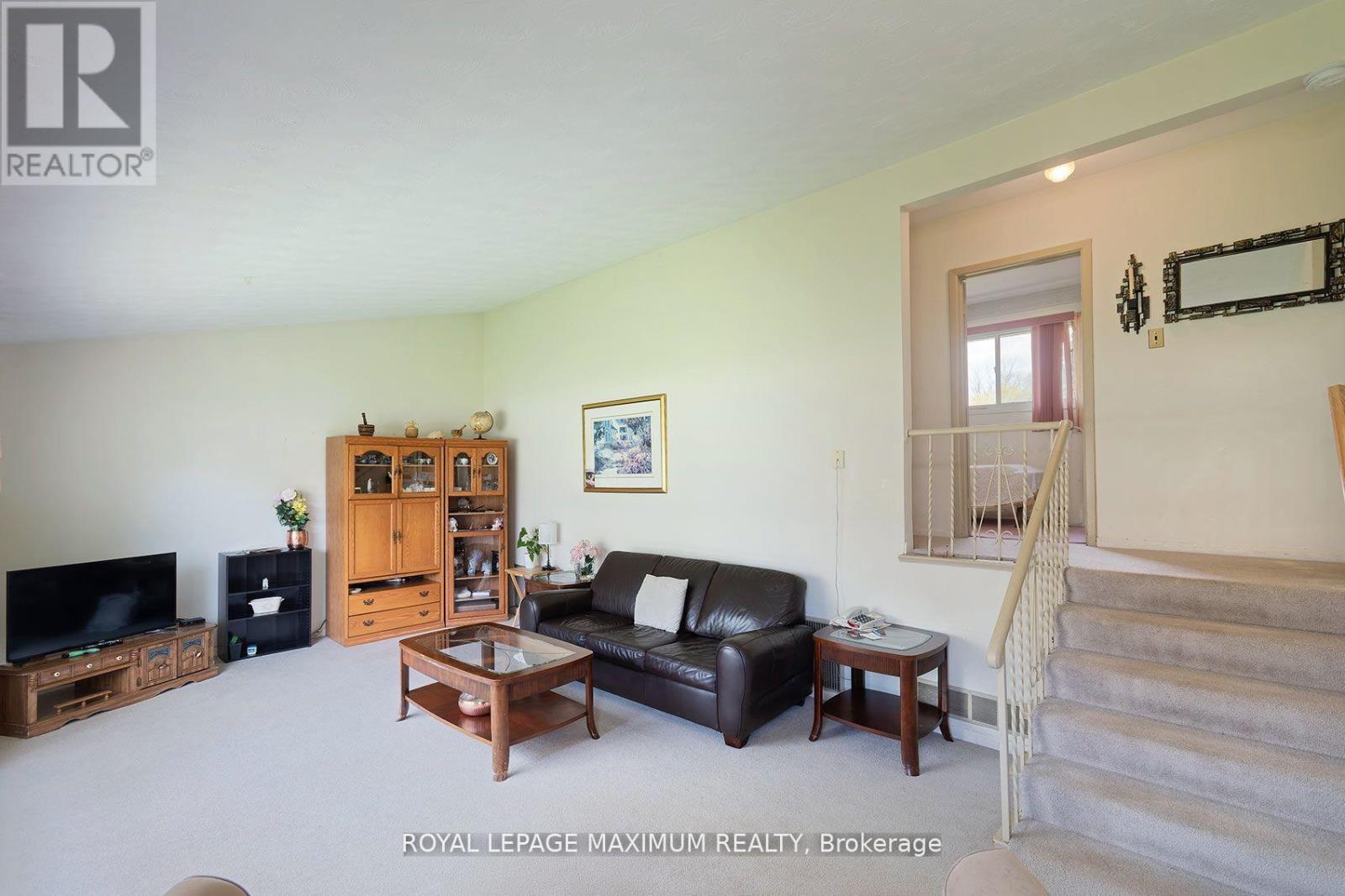 565 PINEGROVE ROAD - 5