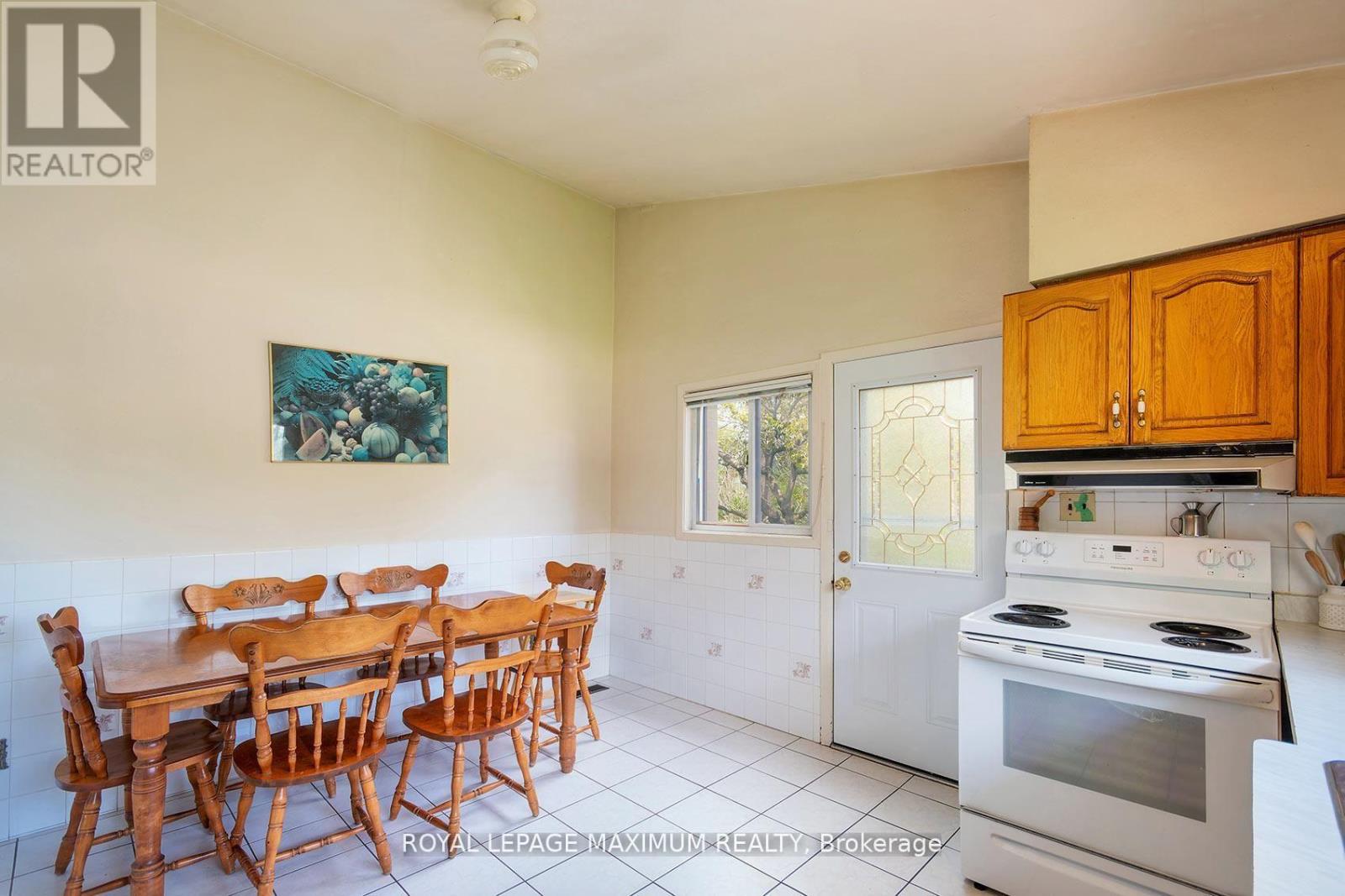 565 PINEGROVE ROAD - 6